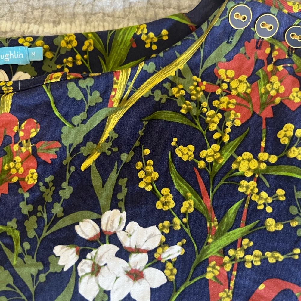 Beautiful J.McLaughlin three-quarter inch sleeve top - Picture 3 of 4